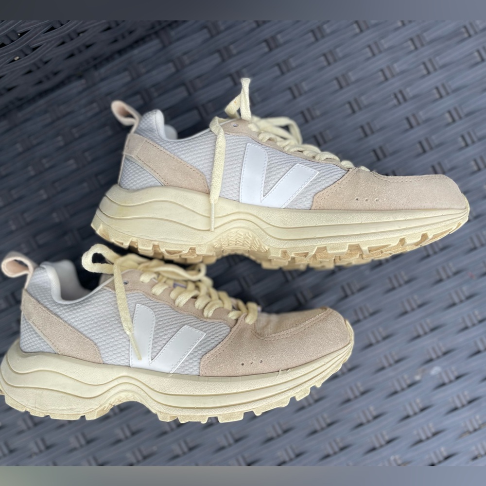 Veja Beige and White Sneakers VENTURI